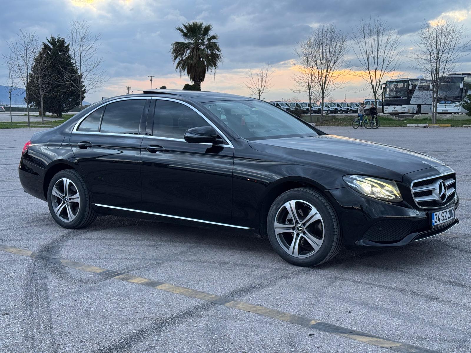 2017 Mercedes E180 Exclusive  228.000 km Boyasız, Değişensiz, Full Bakımlı